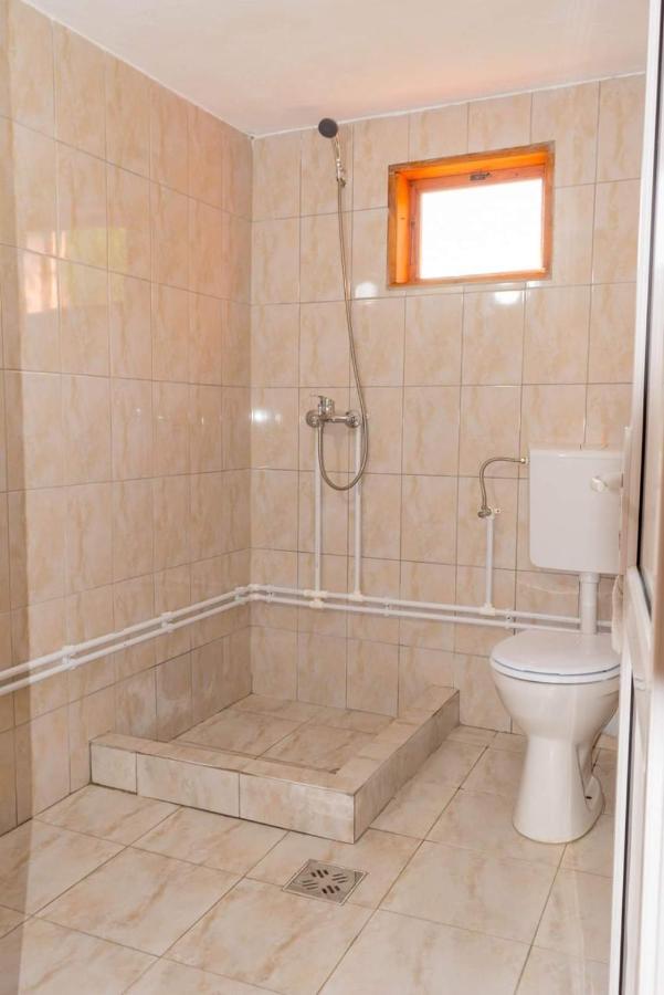Hotel La 3 Stejari, Calimanesti Salatrucel Esterno foto