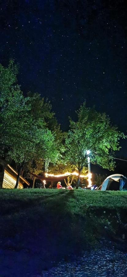 Hotel La 3 Stejari, Calimanesti Salatrucel Esterno foto